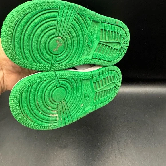 Toddler Nike Air Jordan 1 Retro High OG 'Lucky Green' Sneakers Sz 6C FD1413-031 - Picture 8 of 15